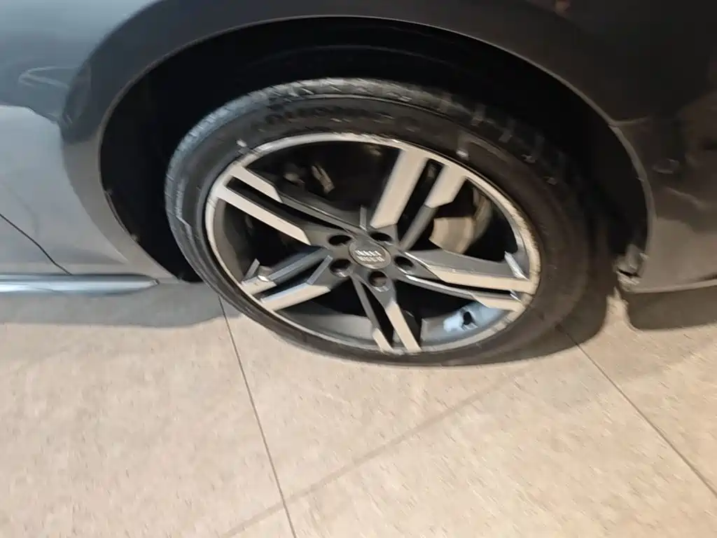 Audi A4L — миниатюра 12