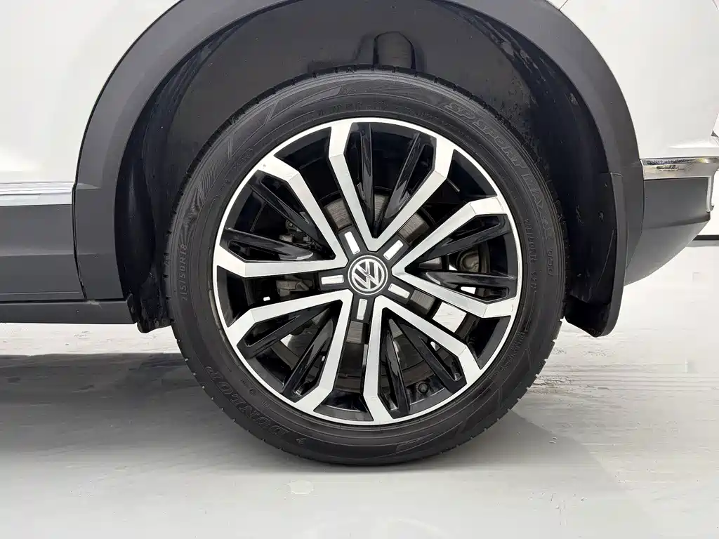 Volkswagen T-Roc — миниатюра 9