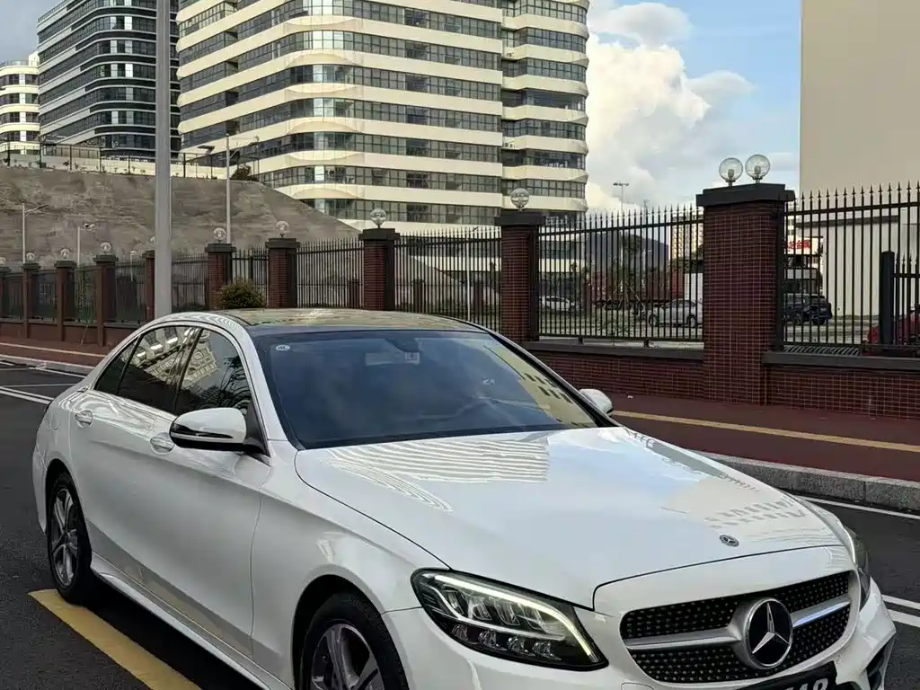 Mercedes-Benz C-Class — миниатюра 3