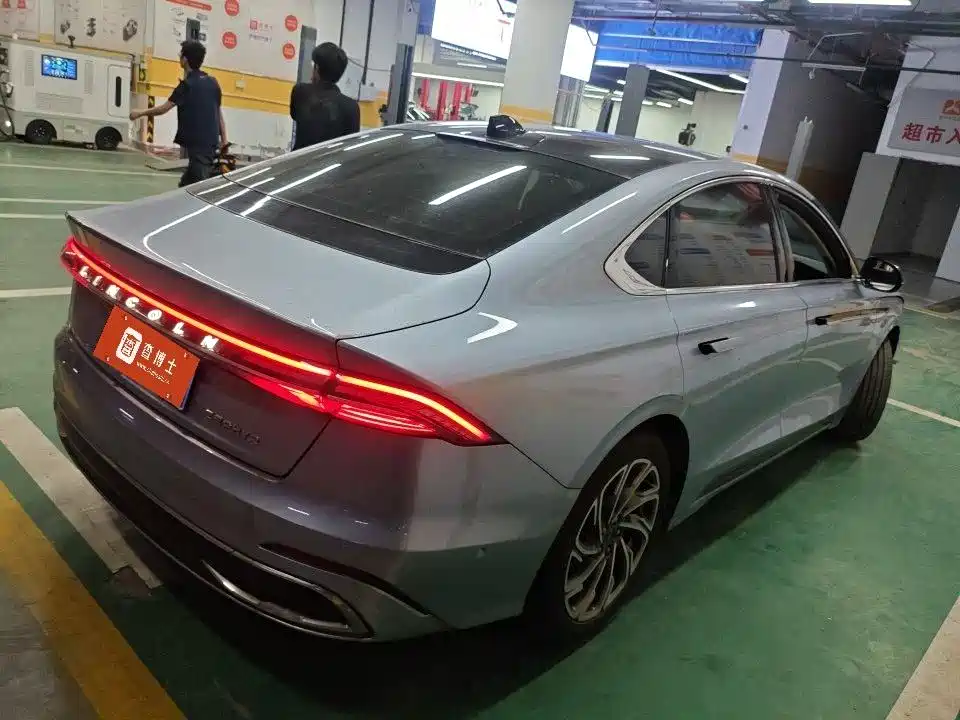 Lincoln Z 2022 i