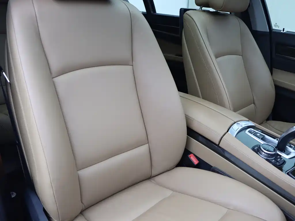 BMW 7 Series — миниатюра 10
