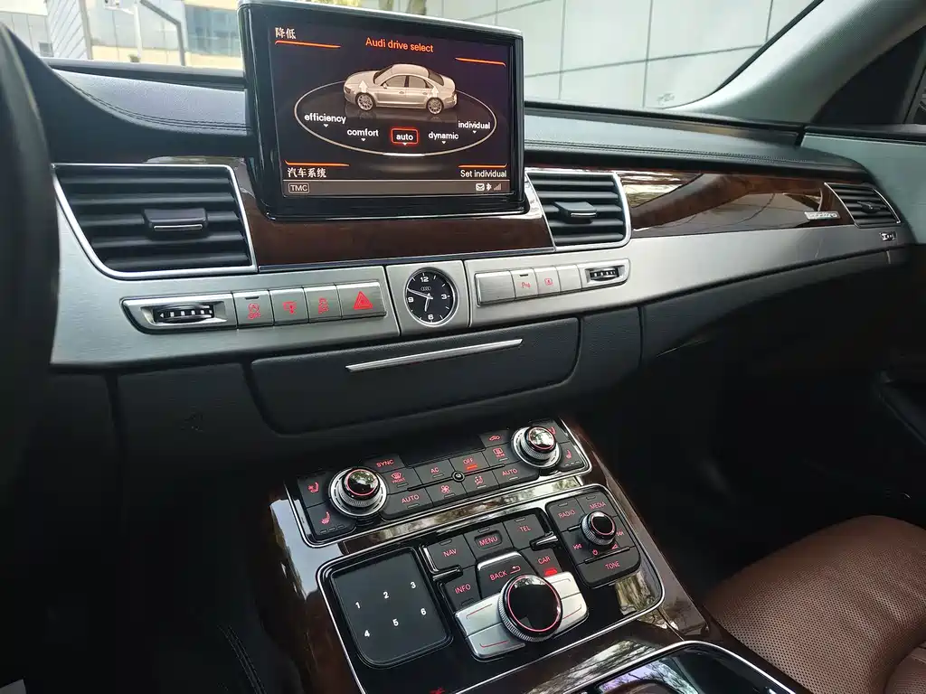 Audi A8 — миниатюра 5