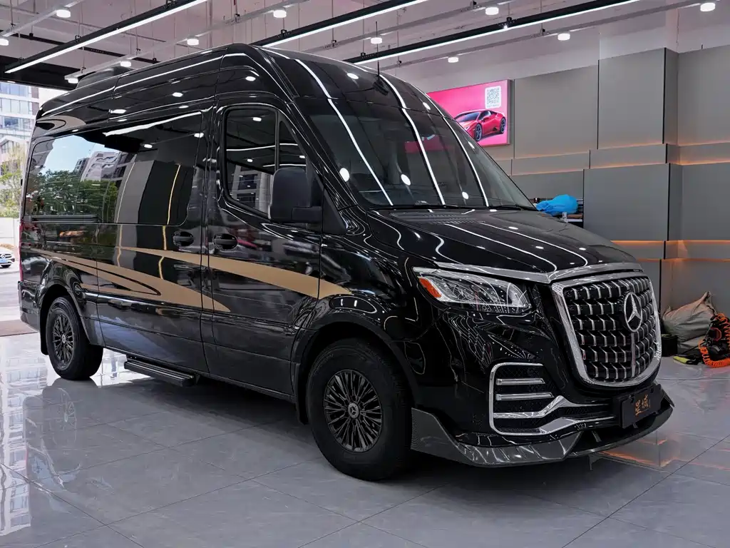 Mercedes-Benz Sprinter 2024 2.0L AT