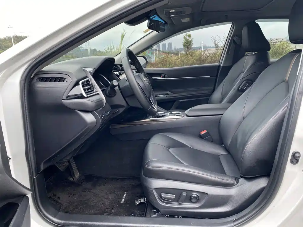 Toyota Camry — миниатюра 13