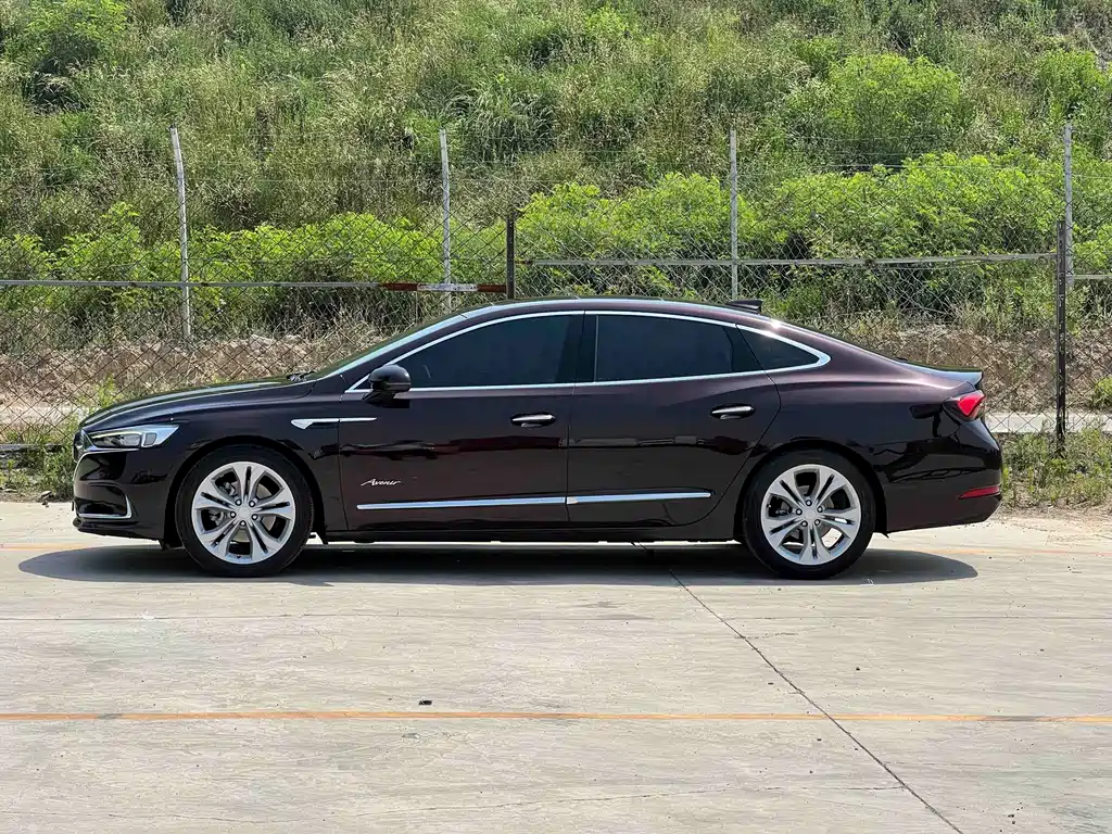 Buick LaCrosse 2022 Avenir Flagship