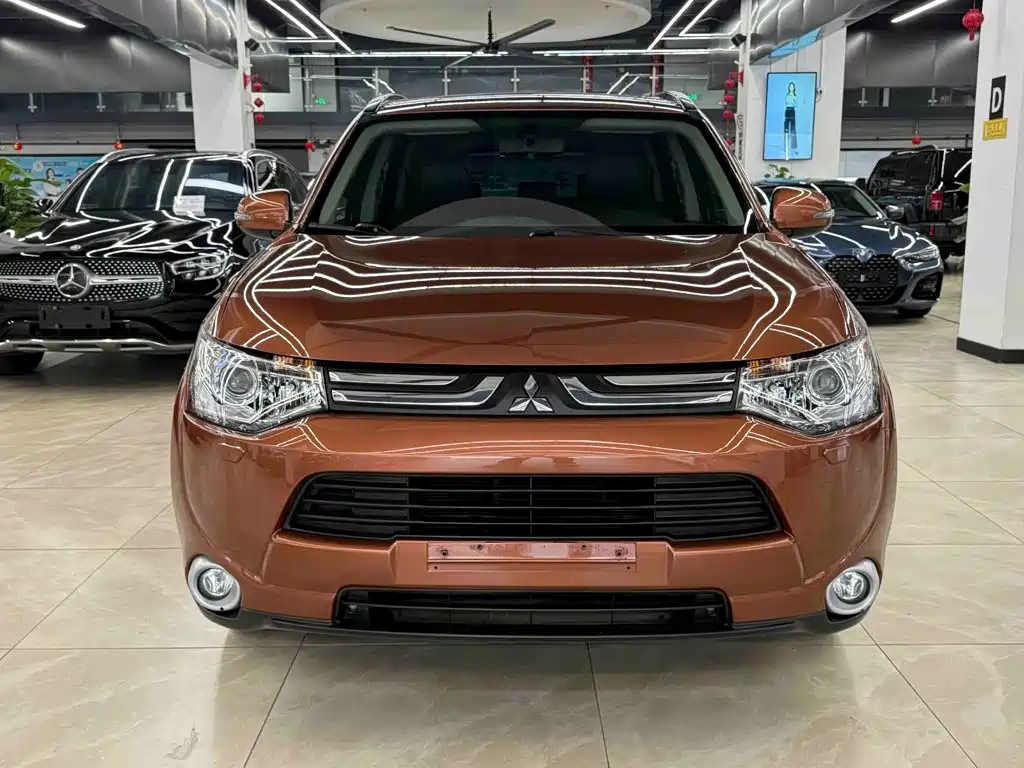 Mitsubishi Outlander (Import) — миниатюра 2