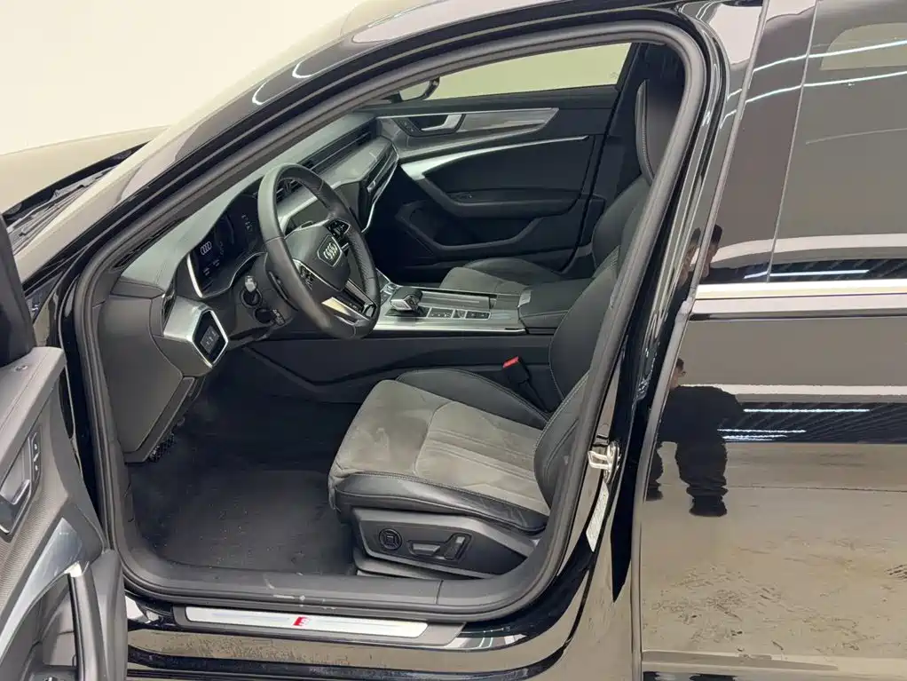 Audi A6L 2022 40 TFSI Luxury