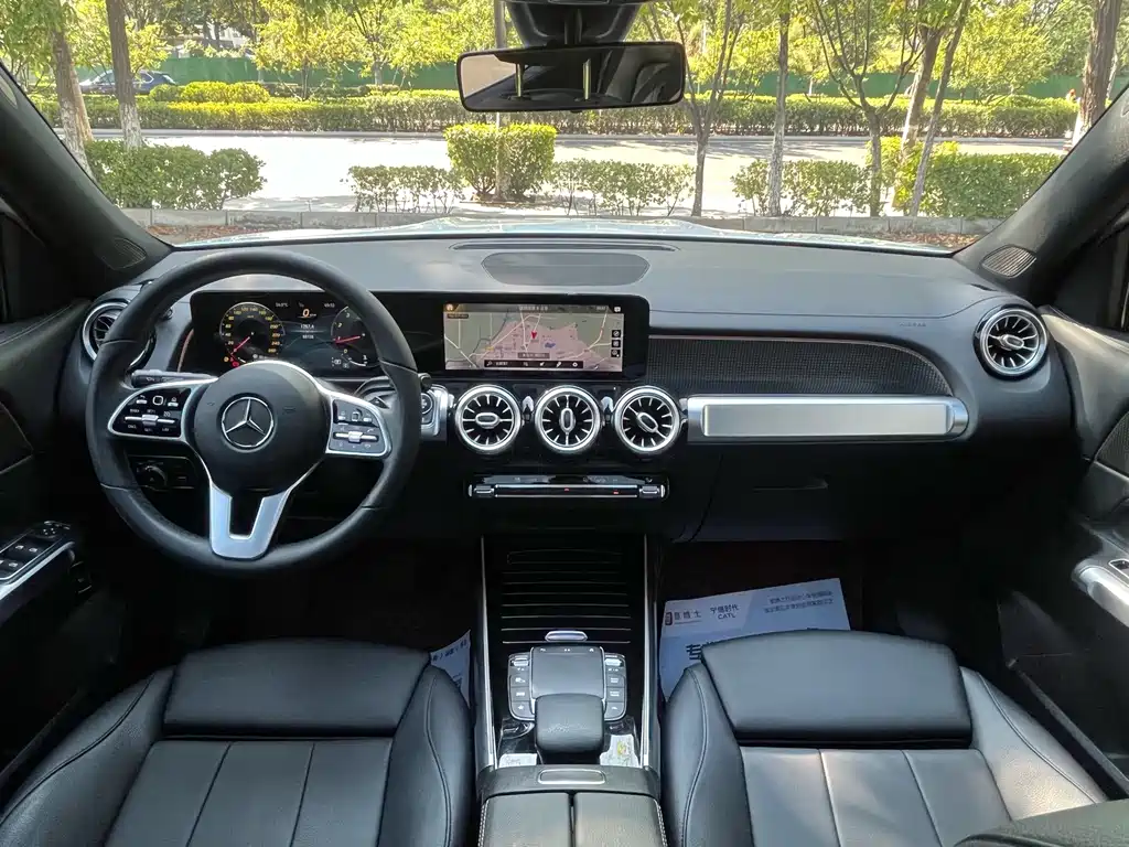 Mercedes-Benz GLB — миниатюра 9