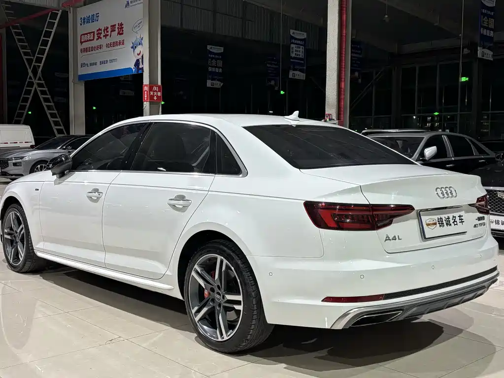 Audi A4L 2019 40 TFSI Fashion VI