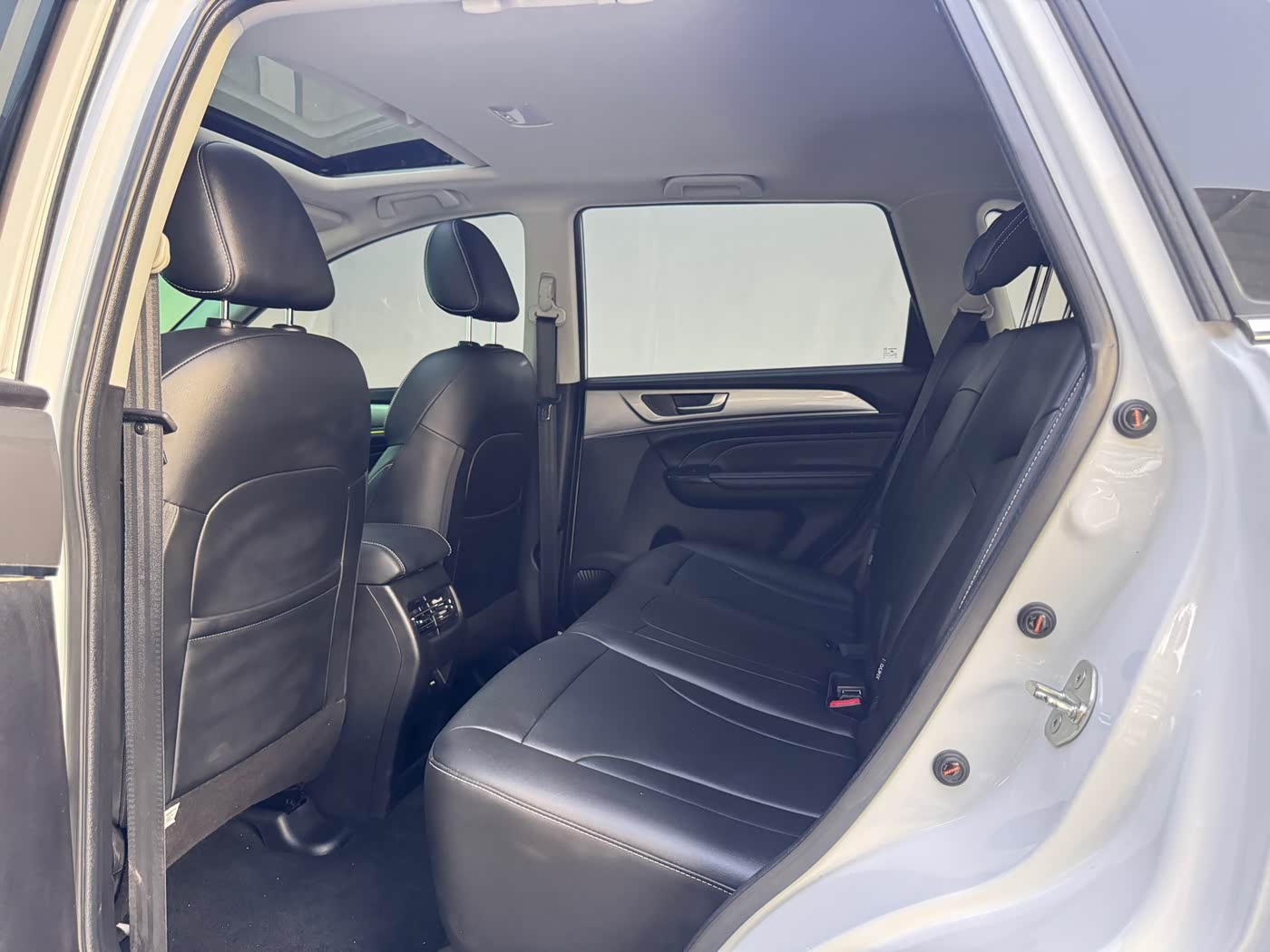 Haval Haval M6 1.5 л 2023 г. Белый, пробег 41000 км