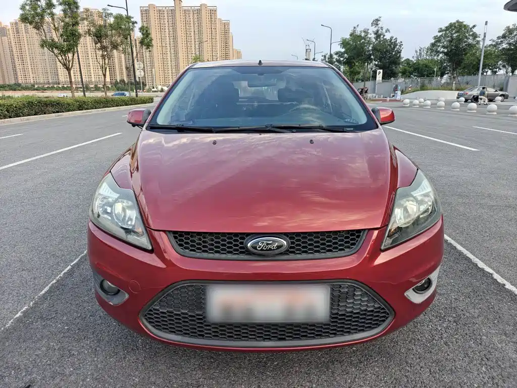 Ford Focus 2013 1.8L AT