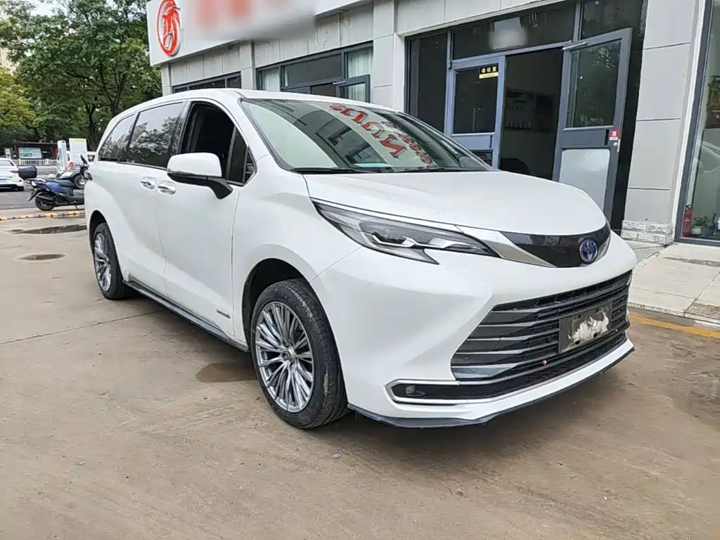 Toyota Sienna — миниатюра 4