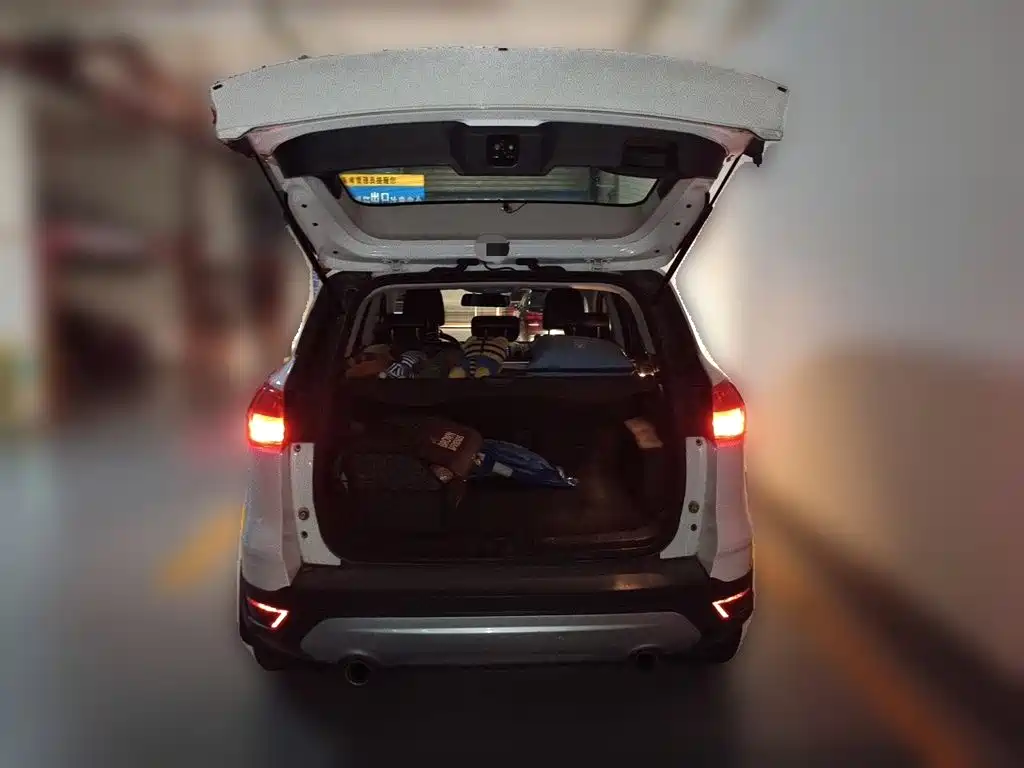 Ford Kuga — миниатюра 20