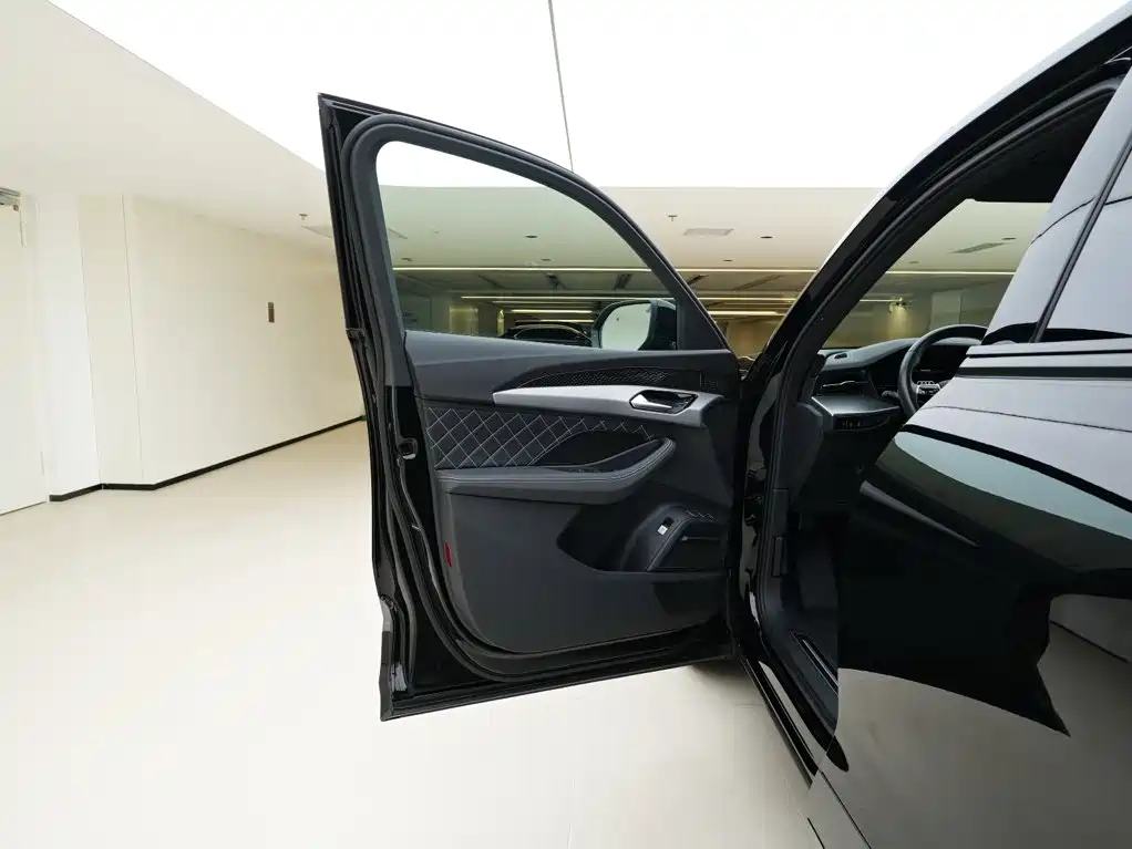 Audi Q6 — миниатюра 18