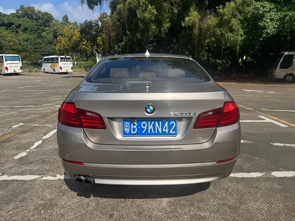 BMW 5 Series — миниатюра 4
