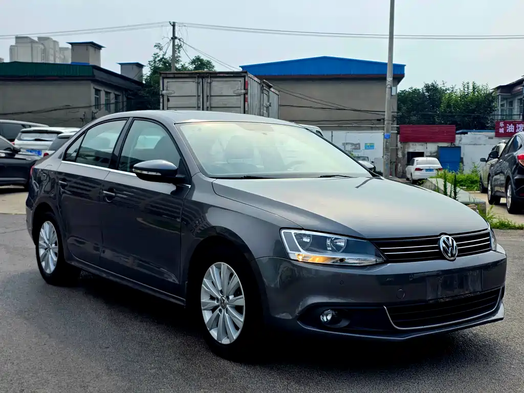 Volkswagen Sagitar 2014 1.4TSI MT Luxury