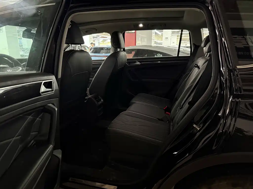 Volkswagen Tiguan L — миниатюра 9