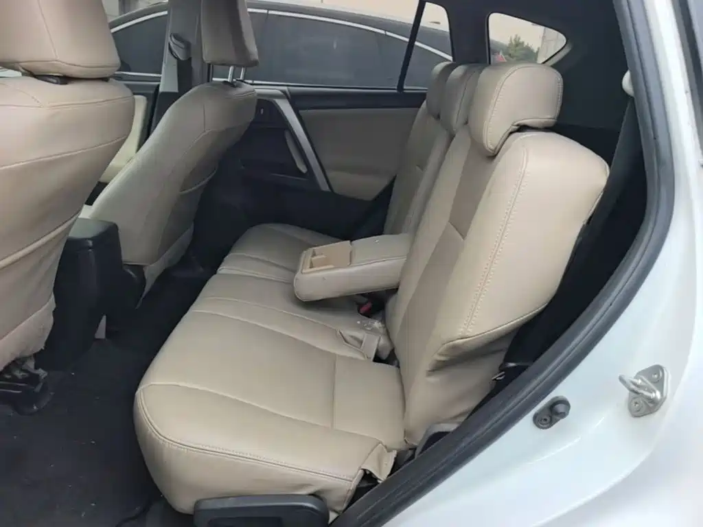 Toyota RAV4 — миниатюра 17