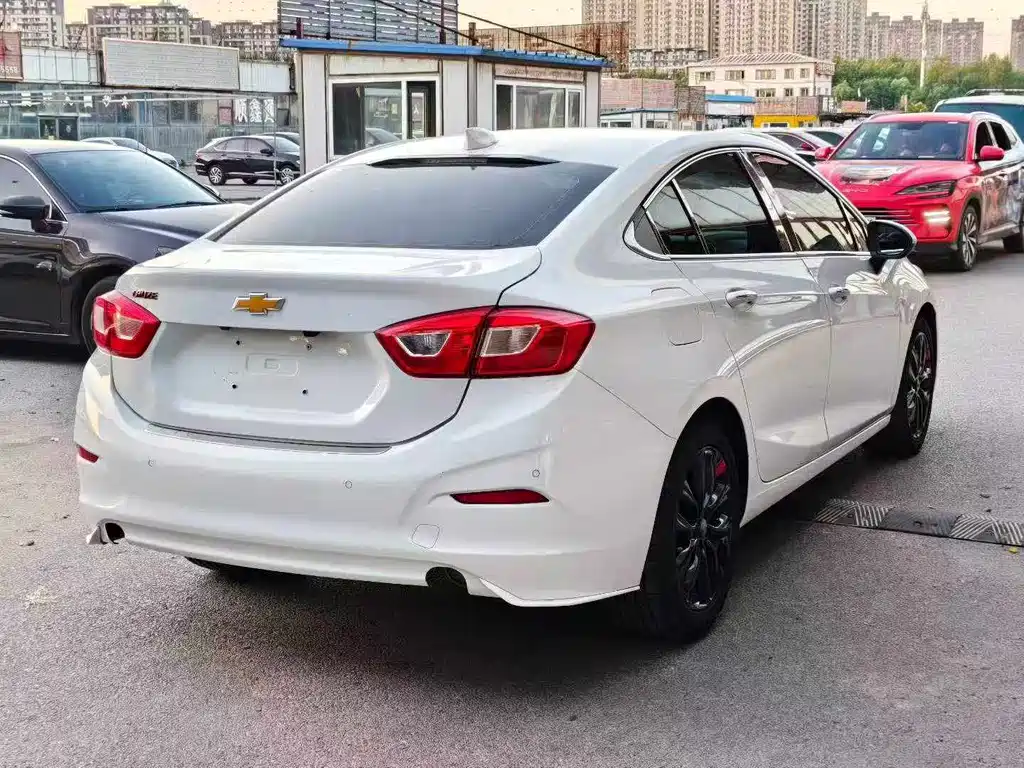 Chevrolet Cruze — миниатюра 5