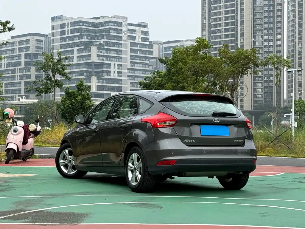 Ford Focus — миниатюра 3