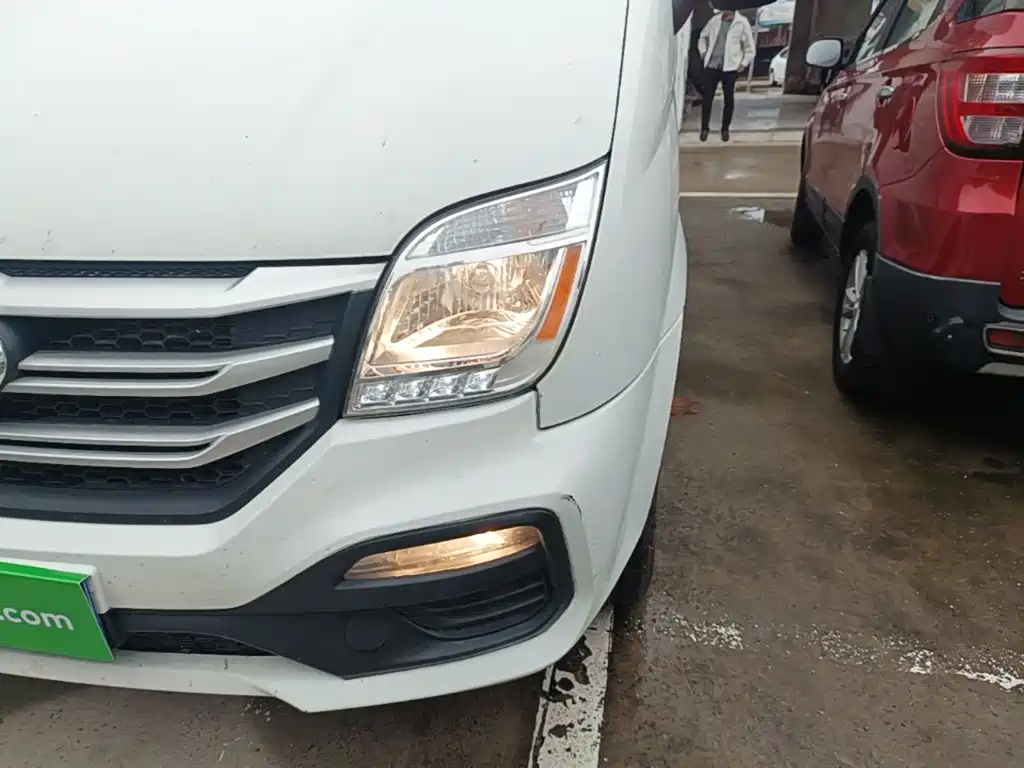 MAXUS V80 — миниатюра 24