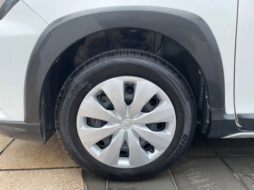 Toyota Yaris L — миниатюра 17