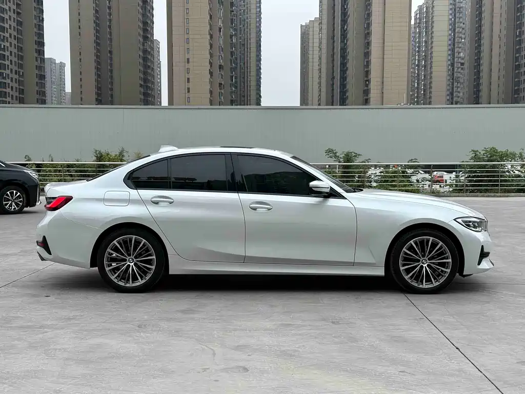 BMW 3 Series — миниатюра 8