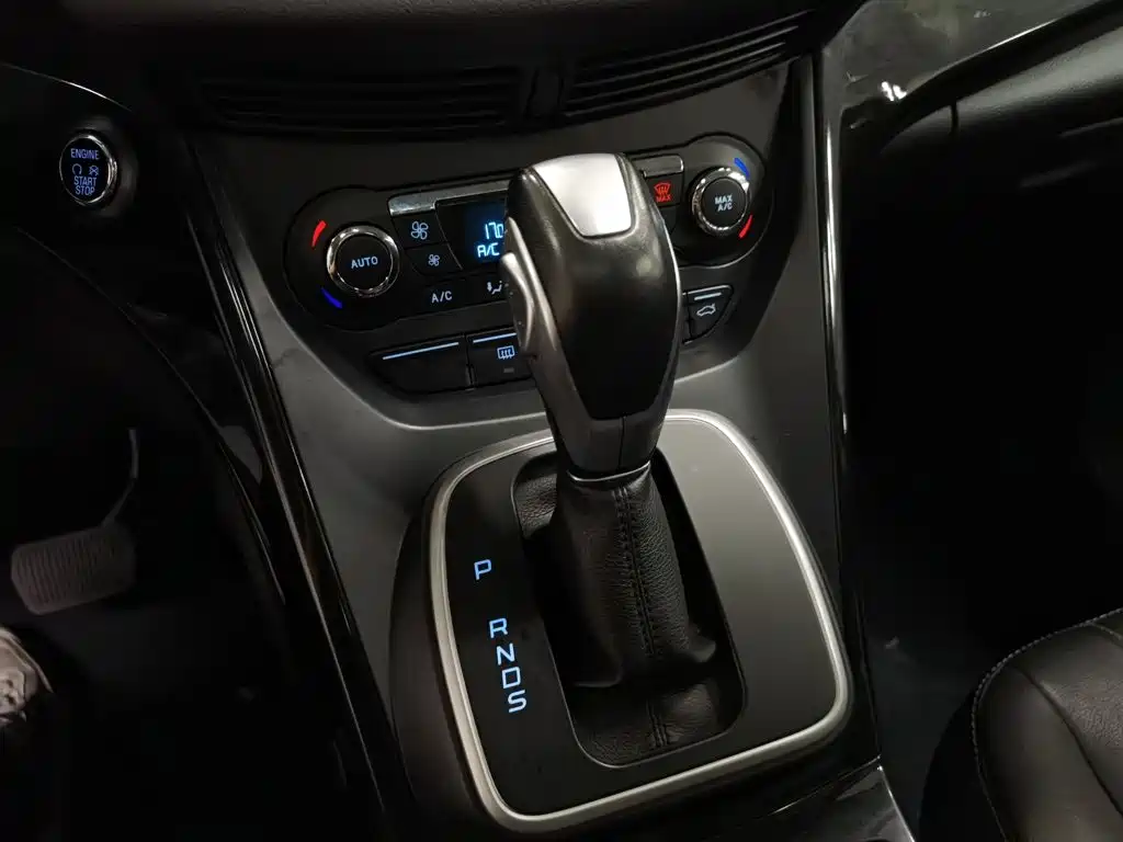 Ford Kuga — миниатюра 13