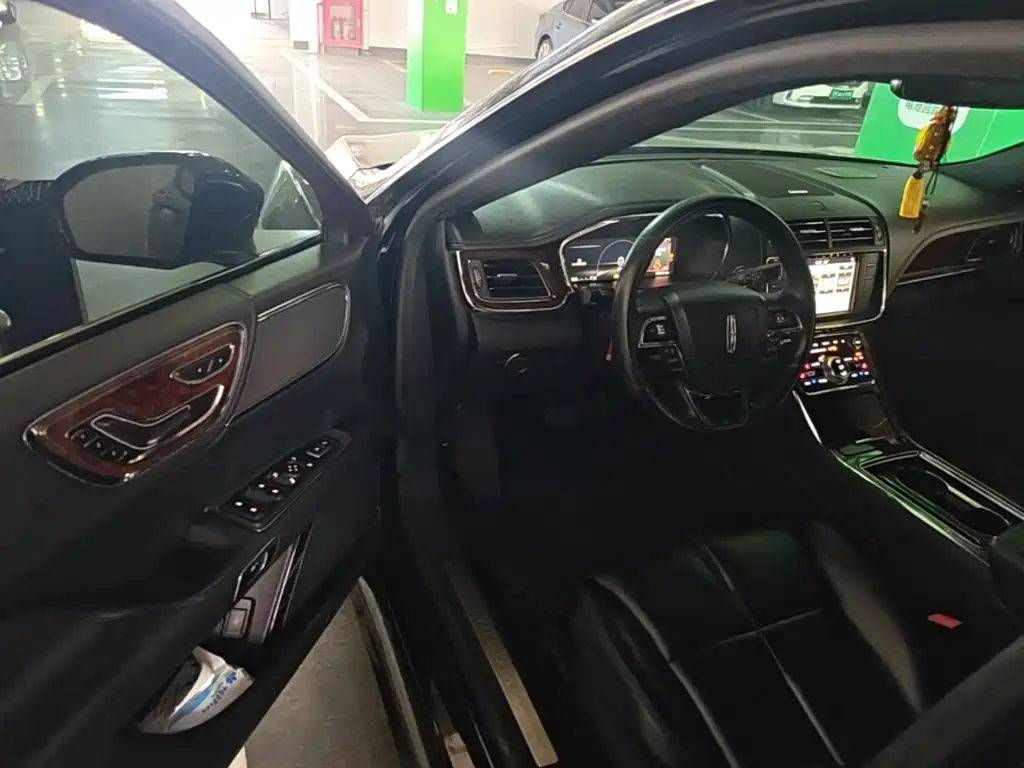 Lincoln Continental — миниатюра 12