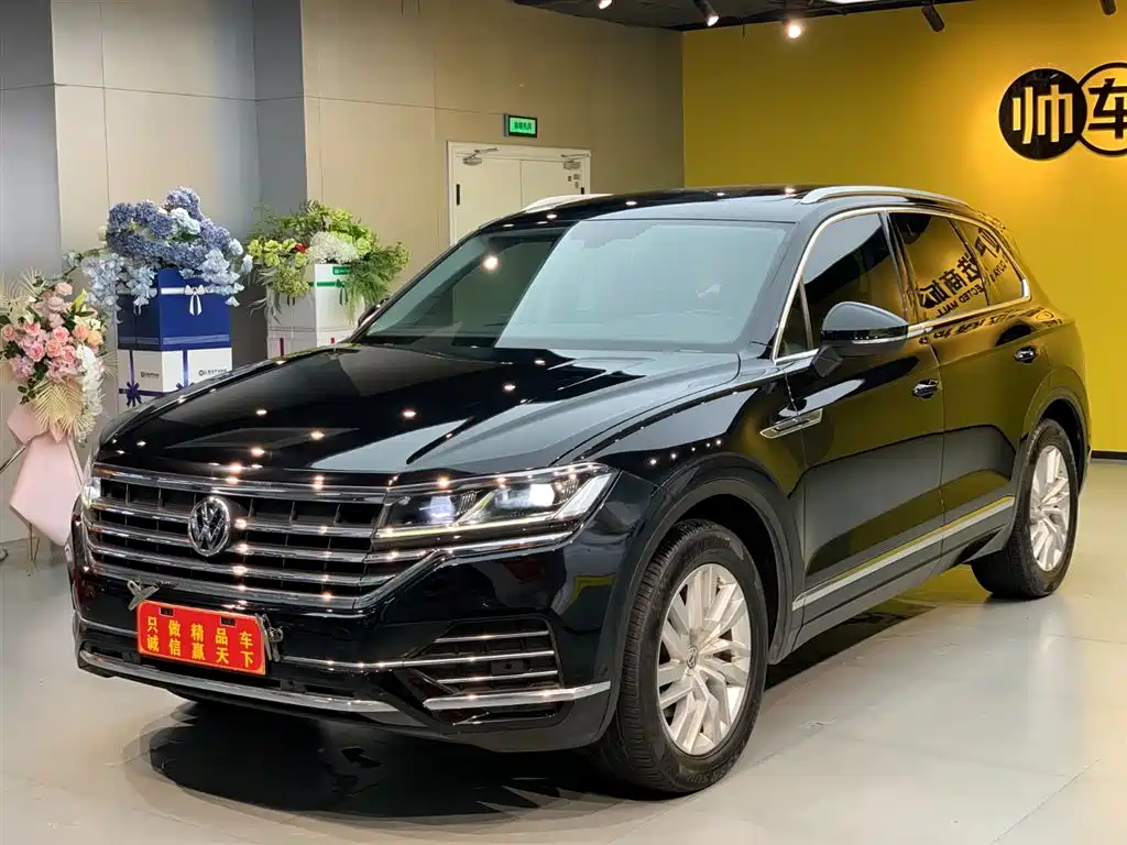 VOLKSWAGEN TOUAREG