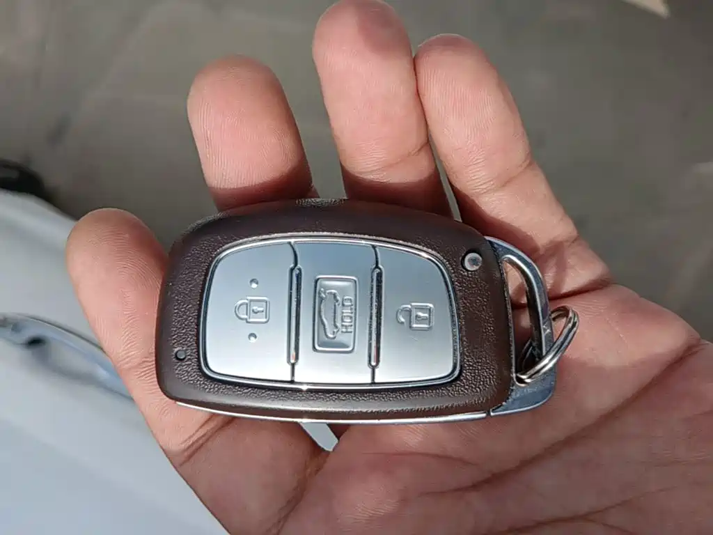 Hyundai Elantra — миниатюра 9