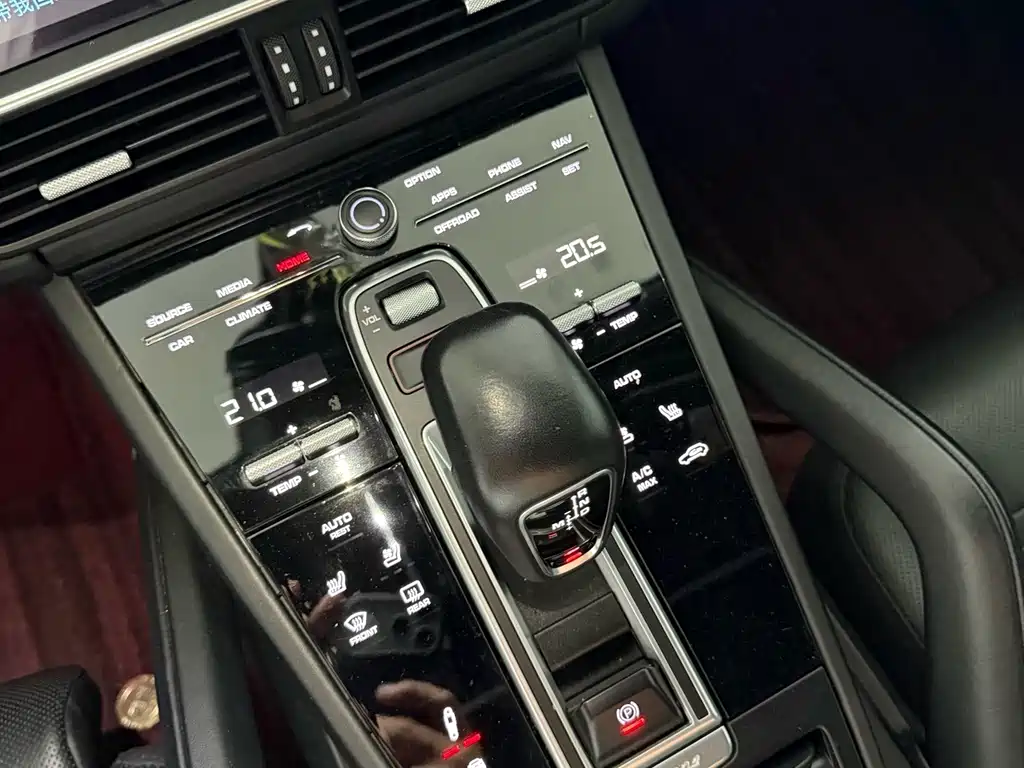 Porsche Cayenne — миниатюра 8