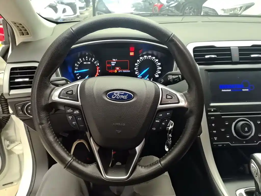 Ford Mondeo — миниатюра 11