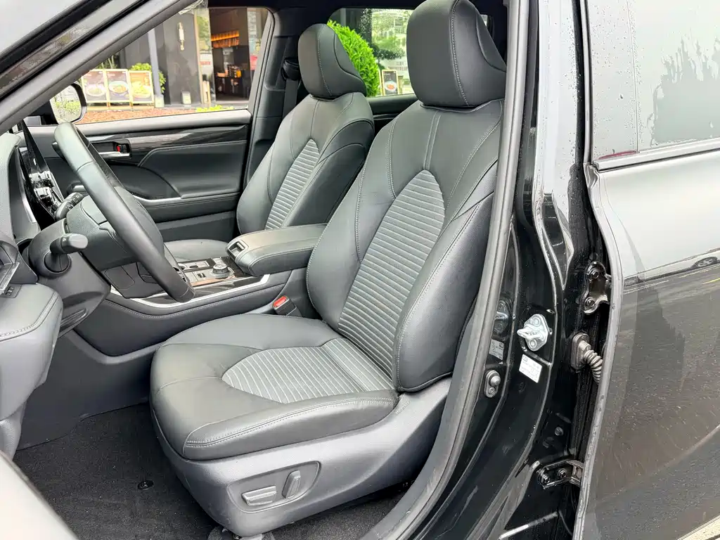 Toyota Crown Kluger 2022 2.0T