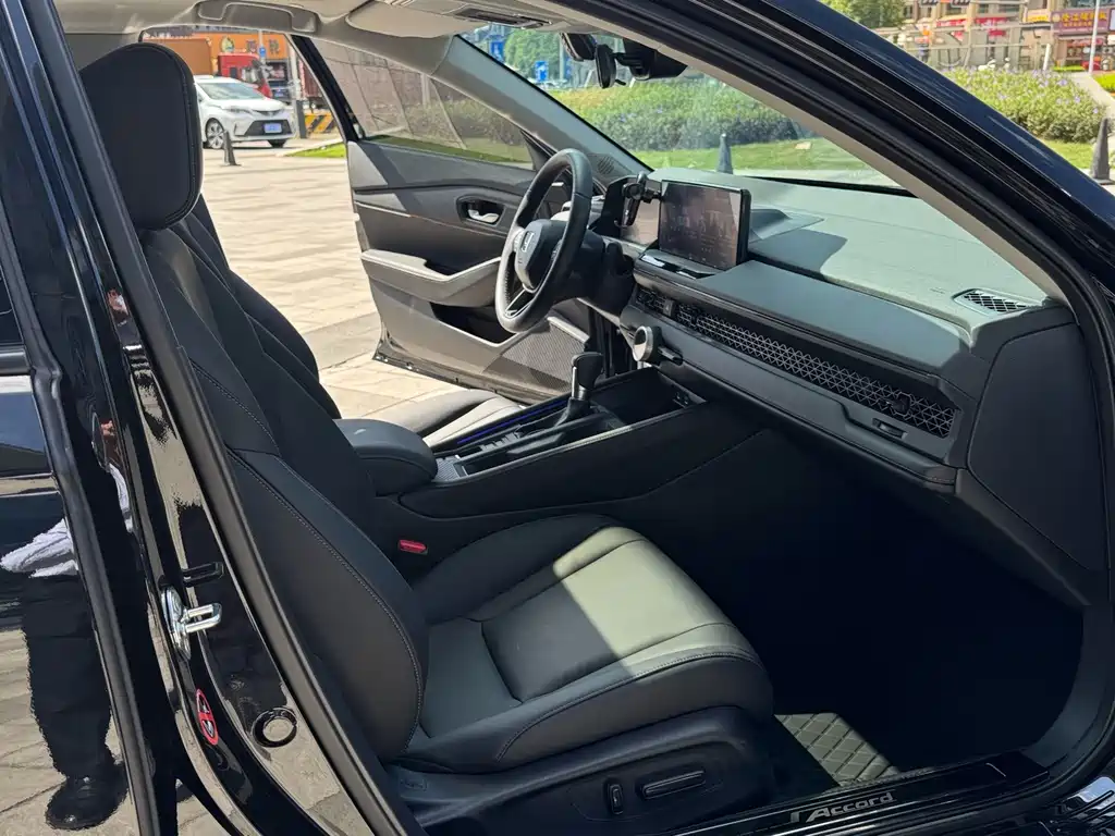 Honda Accord — миниатюра 13