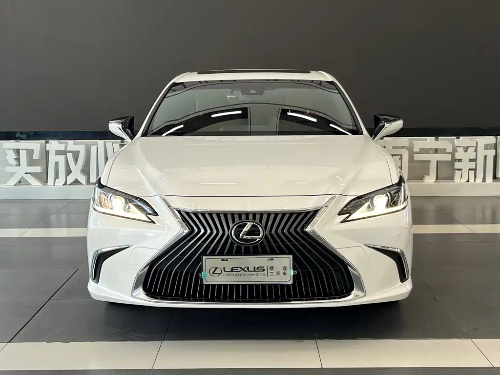 Lexus ES — миниатюра 2
