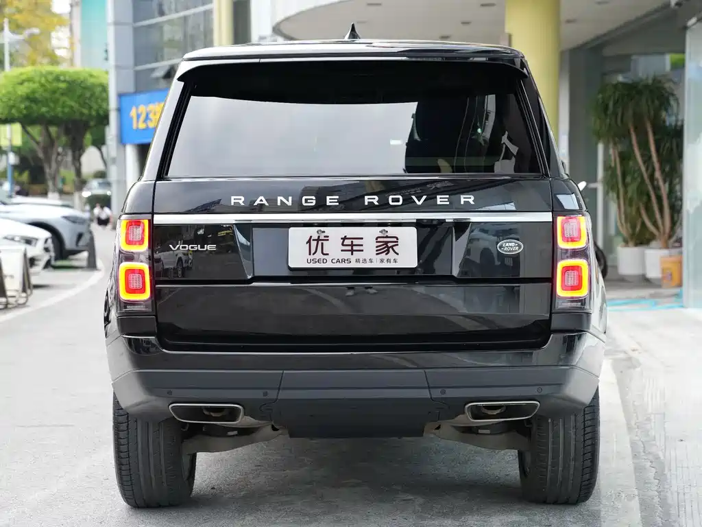 Land Rover Range Rover 2022 3.0 L6 360PS