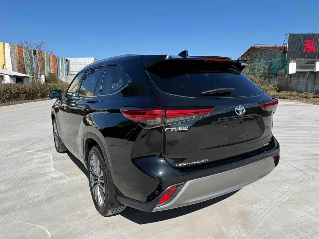 Toyota Highlander 2024 2.5L Luxury 7 мест
