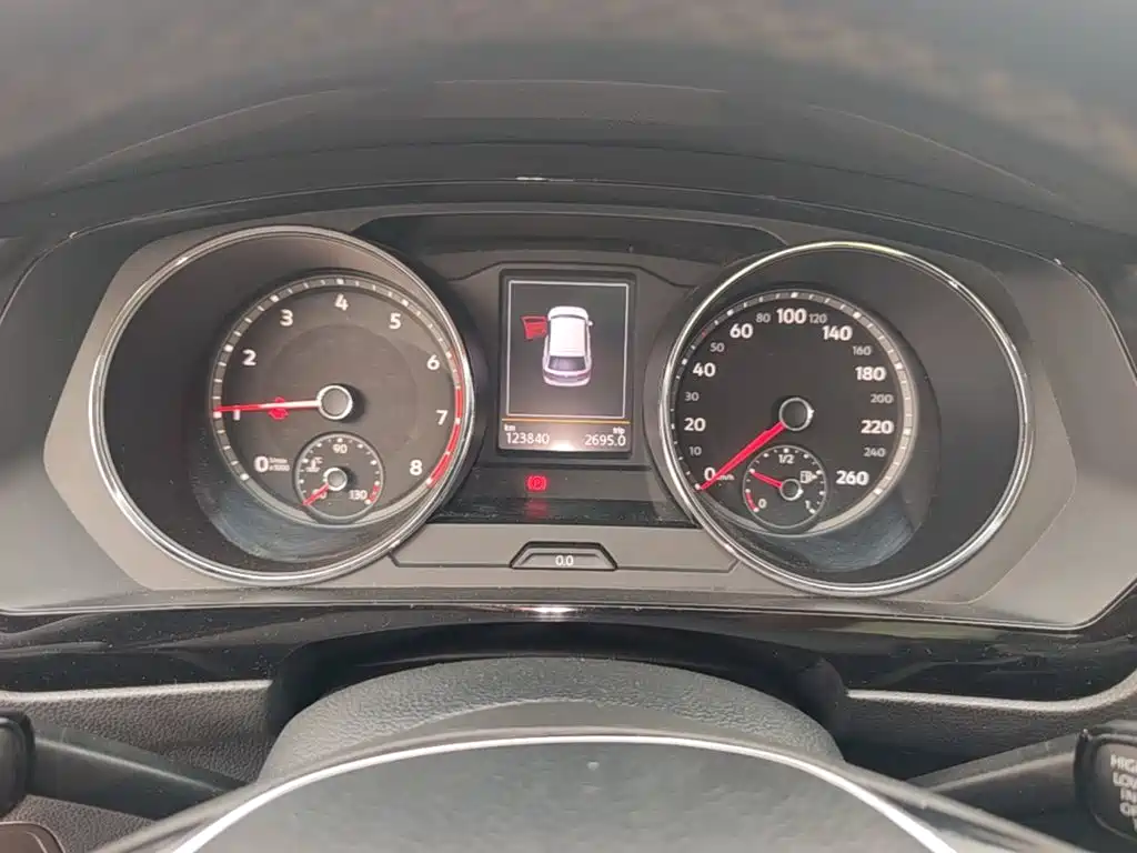 Volkswagen Tiguan L — миниатюра 12