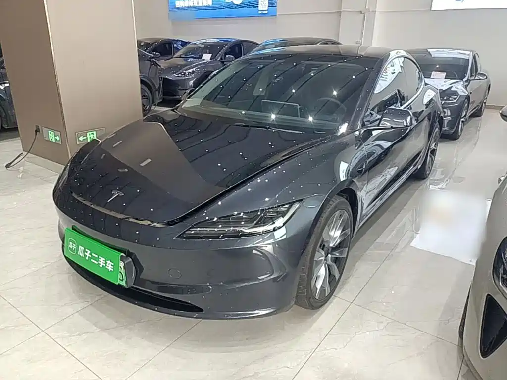 Tesla Model 3 — миниатюра 2