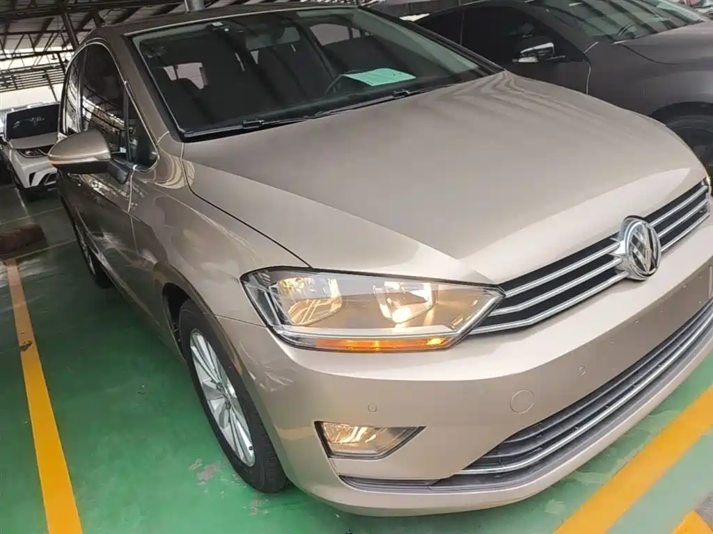 Volkswagen Golf · 2016 230TSI AT