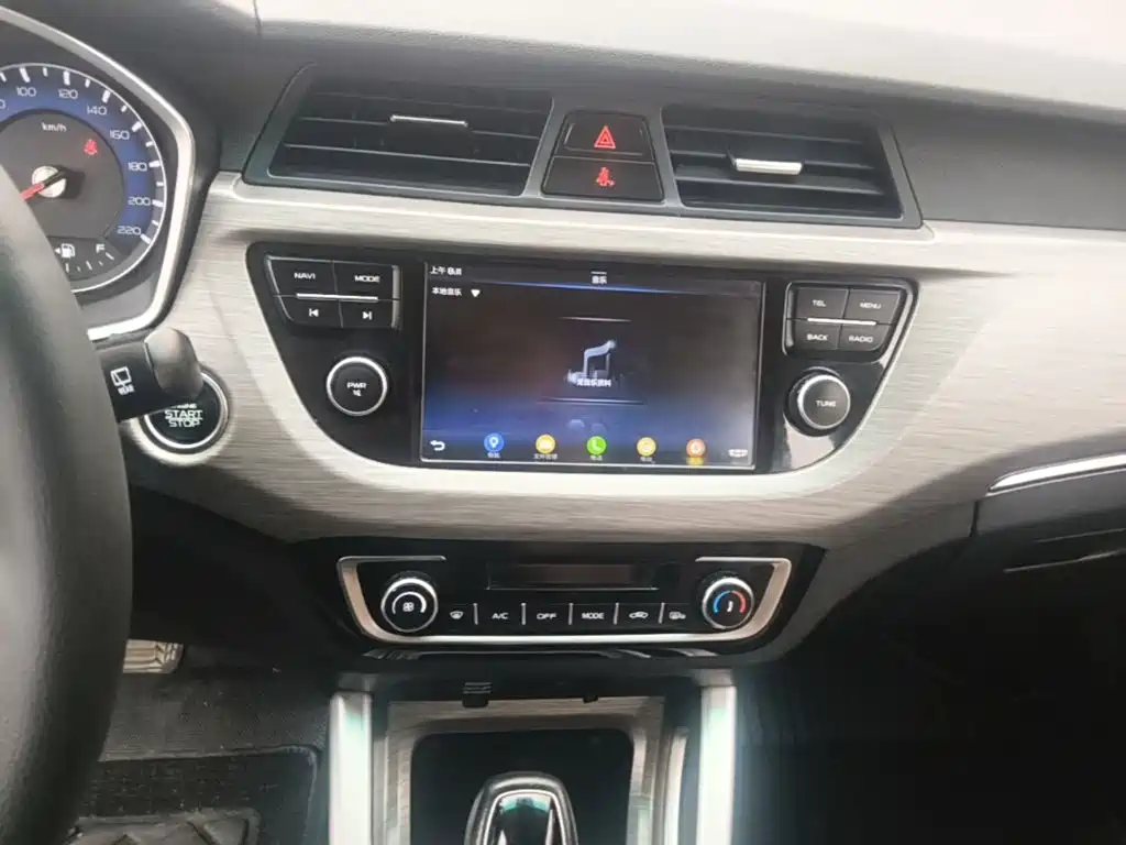 Geely Vision X3 — миниатюра 13
