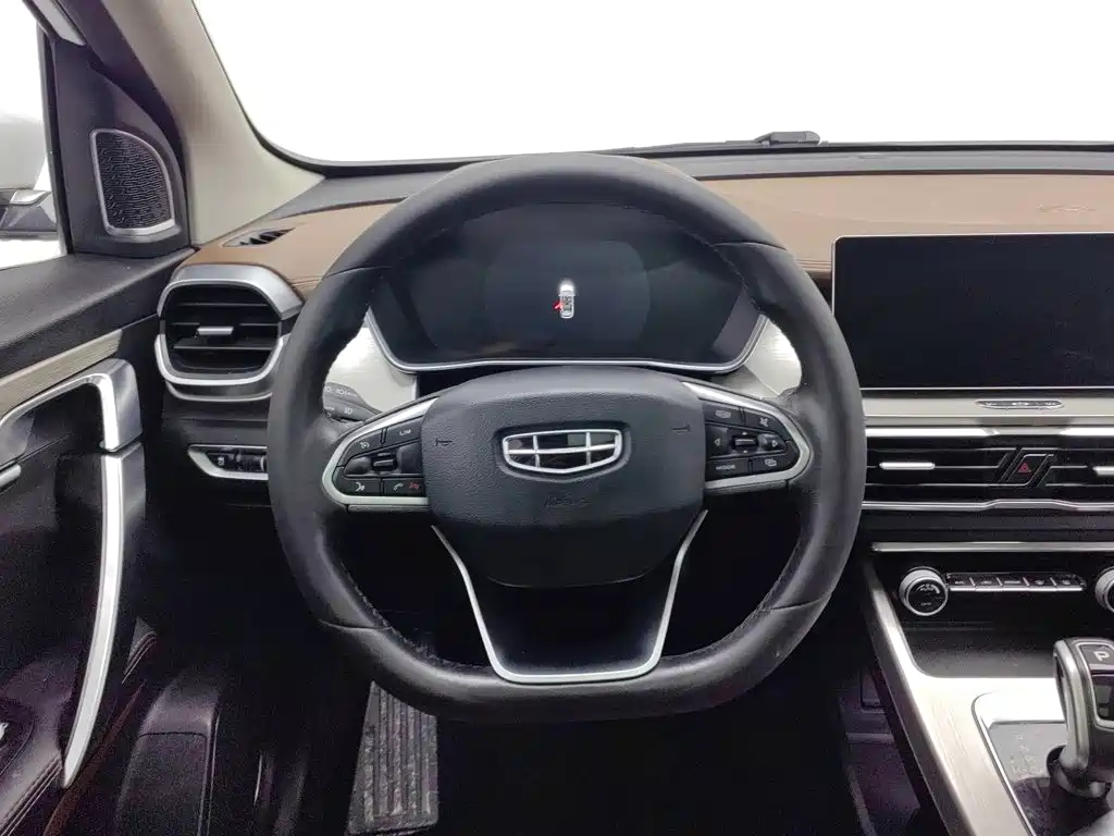 Geely Binyue — миниатюра 11
