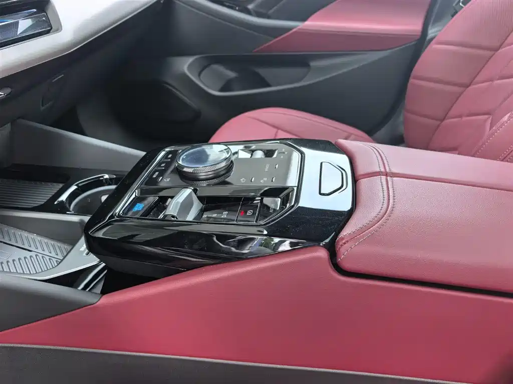 BMW i5 — миниатюра 11