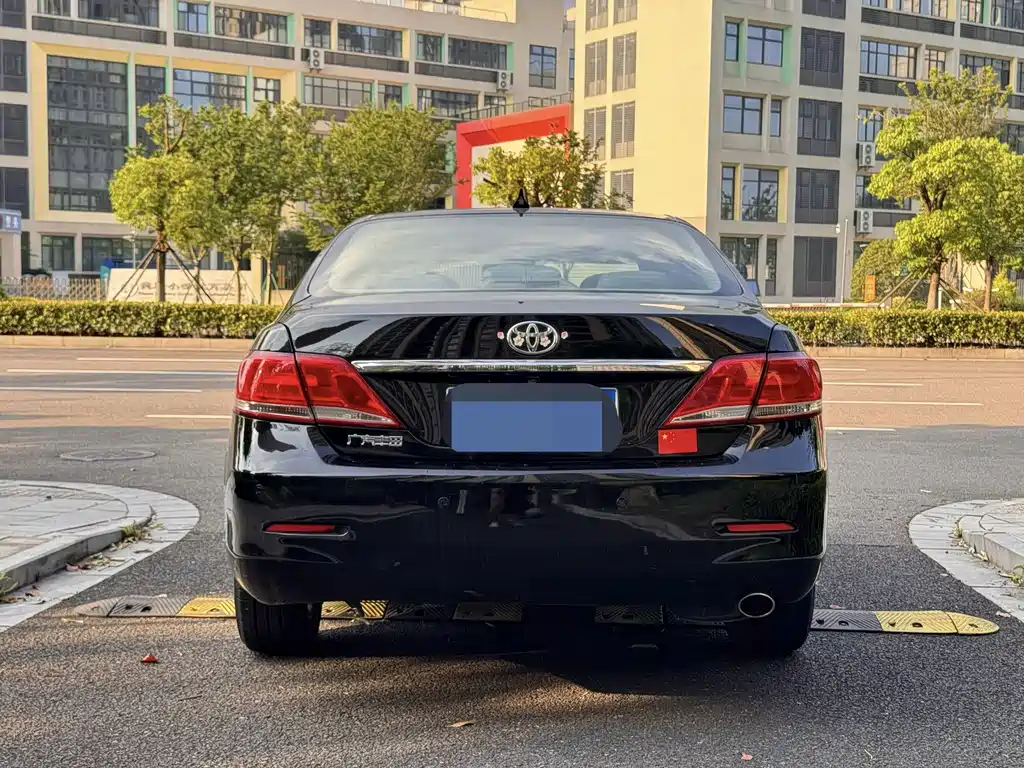 Toyota Camry — миниатюра 5