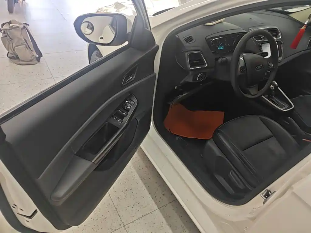 Ford Escort — миниатюра 16