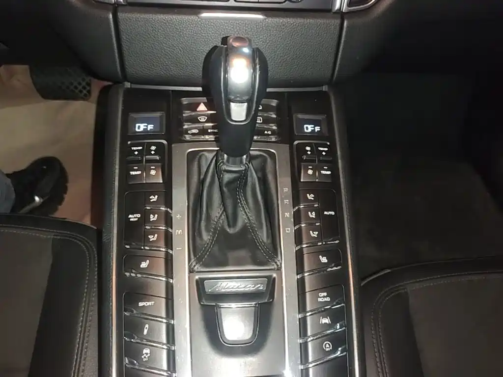 Porsche Macan — миниатюра 14