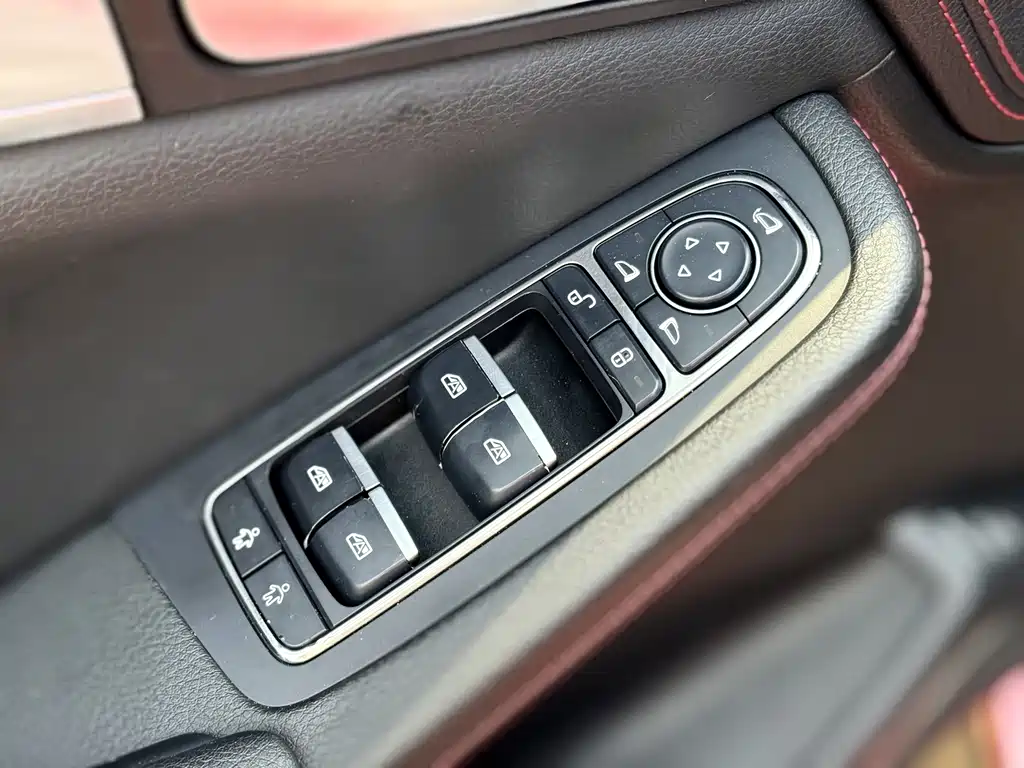 BYD Tang New Energy — миниатюра 12
