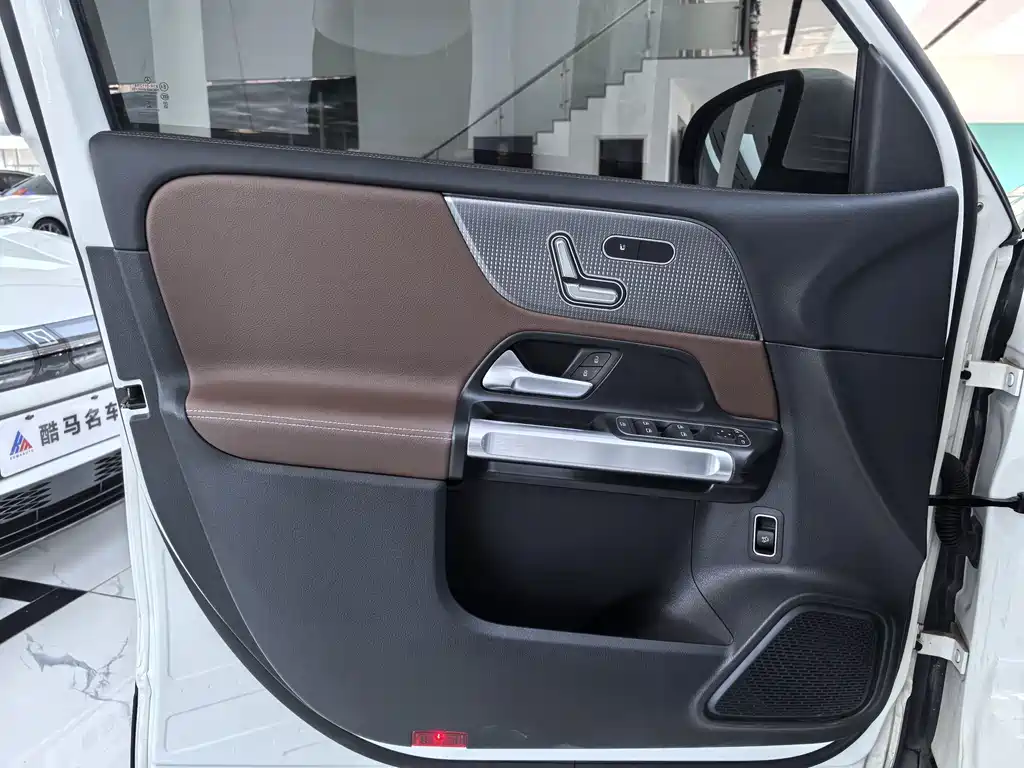 Mercedes-Benz GLB — миниатюра 4