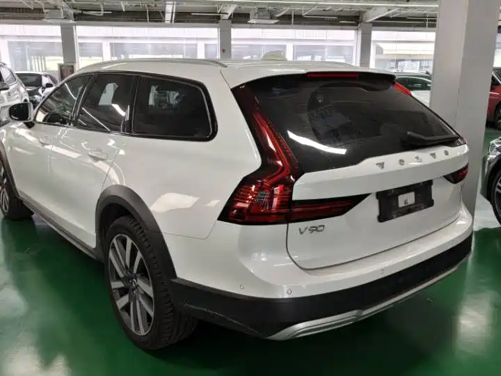 Volvo V90 2022 Cross Country B5 AWD